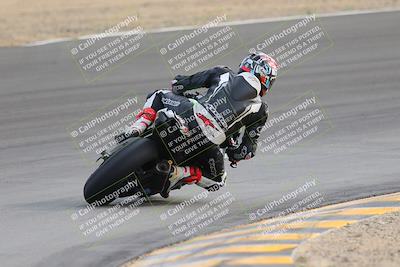 media/Dec-17-2022-SoCal Trackdays (Sat) [[224abd9271]]/Turn 10 Backside (120pm)/